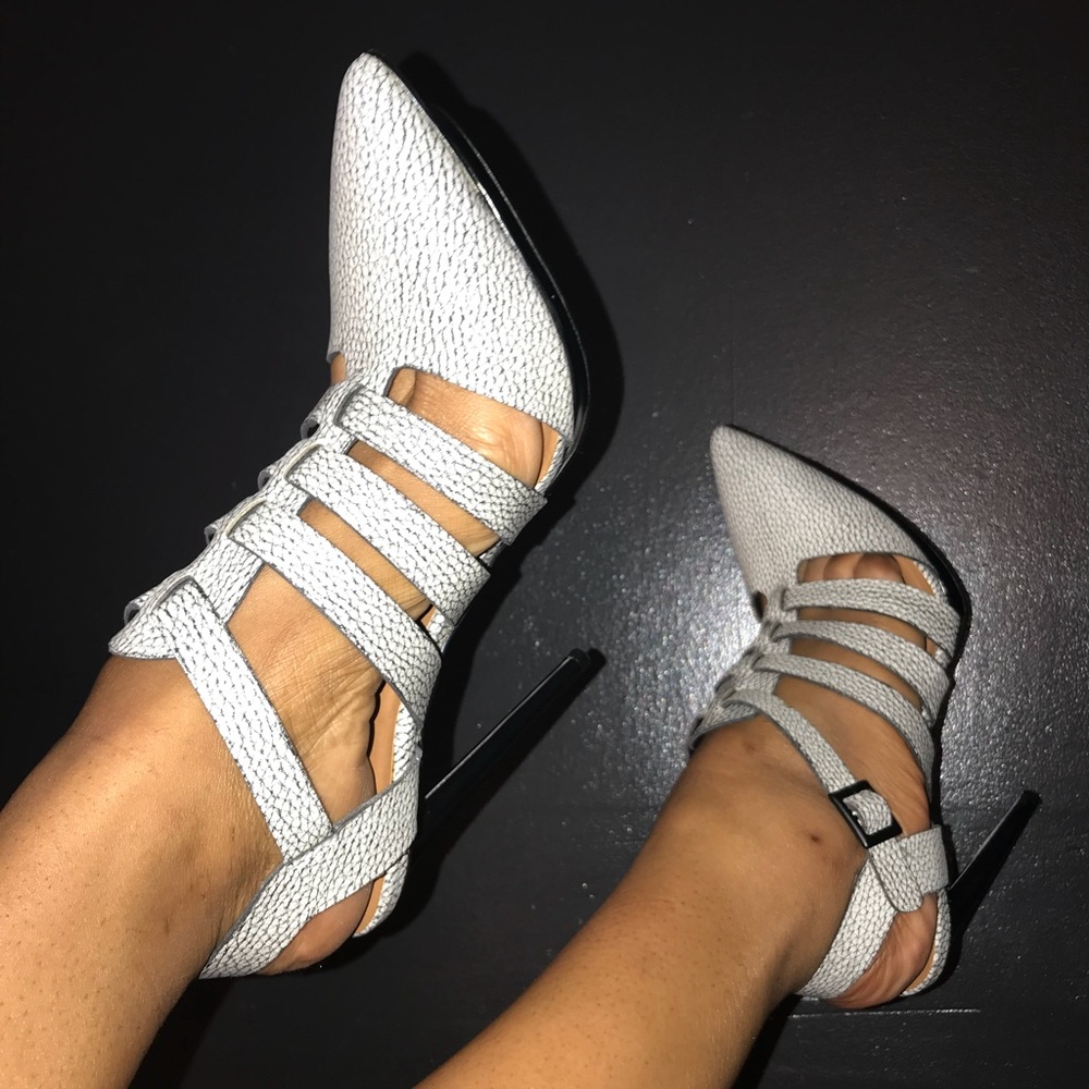 🔳White and Black Heels 🔲‼️SOLD‼️ - Picture 3 of 3